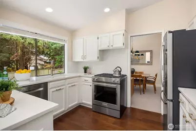 4836 158th Place SE, Bellevue, WA 98006 - Photo 10