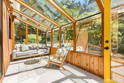 676 Park Avenue NE, Bainbridge Island, WA 98110 - Photo 4