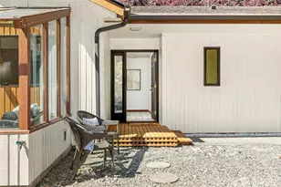 676 Park Ave NE, Bainbridge Island, WA 98110 - Photo 8