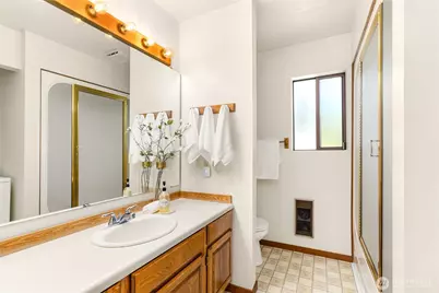 676 Park Avenue NE, Bainbridge Island, WA 98110 - Photo 28