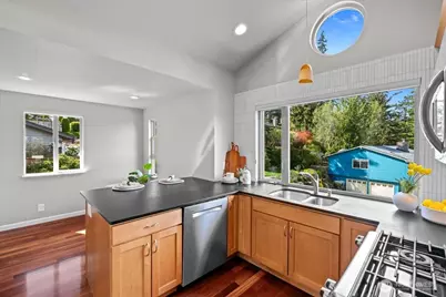 16813 NE 33rd Street, Bellevue, WA 98008 - Photo 14