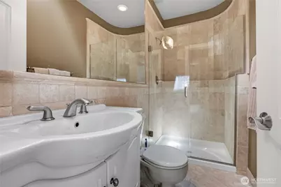 2551 Thorndyke Avenue W #402, Seattle, WA 98199 - Photo 16