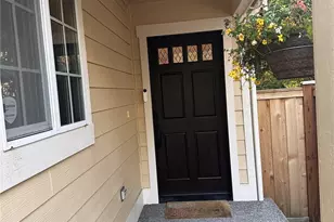 11526 NE 116th St, Kirkland, WA 98034 - Photo 2