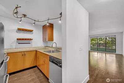 3401 Wallingford Avenue N #210, Seattle, WA 98103 - Photo 4