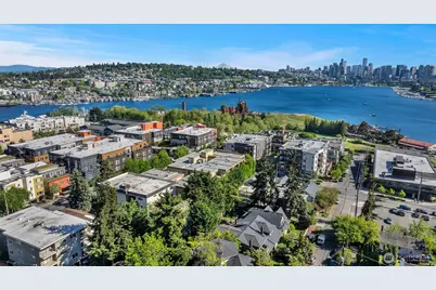 3401 Wallingford Avenue N #210, Seattle, WA 98103 - Photo 32