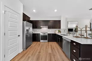 9811 31st Ave SE, Everett, WA 98208 - Photo 2