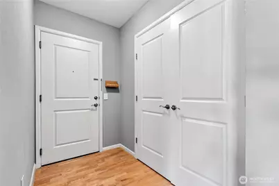 124 Bellevue Avenue E #601, Seattle, WA 98102 - Photo 6