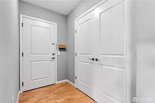 124 Bellevue Ave E, Seattle, WA 98102 - Photo 6