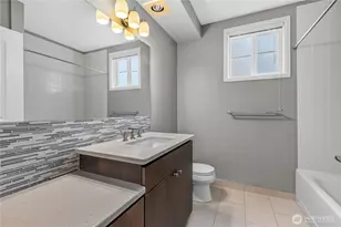 124 Bellevue Ave E, Seattle, WA 98102 - Photo 24