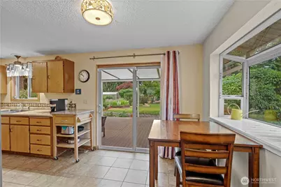 21114 Church Lake Drive E, Bonney Lake, WA 98391 - Photo 10