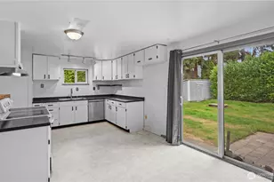 20906 106th St E, Bonney Lake, WA 98391 - Photo 12