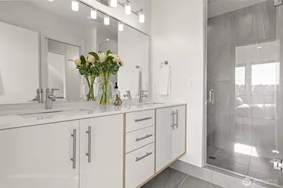 2043 C 13th Avenue W, Seattle, WA 98119 - Photo 14