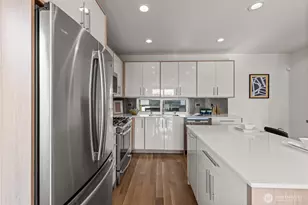 2043 C 13th Ave W, Seattle, WA 98119 - Photo 8