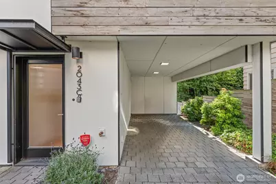 2043 C 13th Avenue W, Seattle, WA 98119 - Photo 2