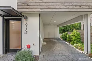 2043 C 13th Ave W, Seattle, WA 98119 - Photo 2