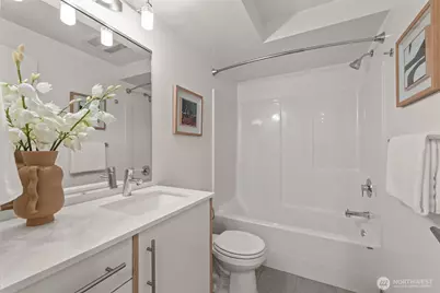 2043 C 13th Avenue W, Seattle, WA 98119 - Photo 16