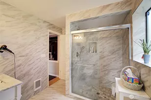 14820 39th Ave NE, Lake Forest Park, WA 98155 - Photo 38