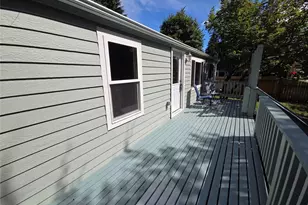 482 Hilltop Dr, Sedro Woolley, WA 98284 - Photo 2