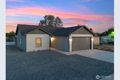 2133 W Peninsula Drive, Moses Lake, WA 98837 - Photo 1