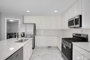 23809 SE 6th St, Sammamish, WA 98074 - Photo 8