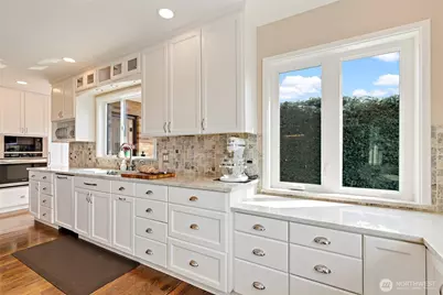 2131 NW 96th Street, Seattle, WA 98117 - Photo 12