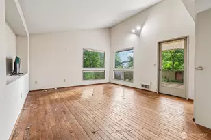 1722 NE 97th St, Seattle, WA 98115 - Photo 6