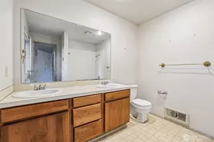 1722 NE 97th St, Seattle, WA 98115 - Photo 22