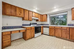 1722 NE 97th St, Seattle, WA 98115 - Photo 14