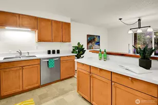 2300 NE 89th St, Seattle, WA 98115 - Photo 10