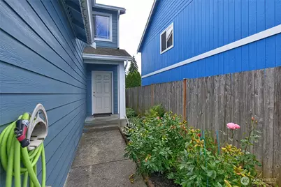 10523 7th Avenue W #8, Everett, WA 98204 - Photo 4