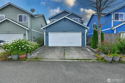 10523 7th Avenue W #8, Everett, WA 98204 - Photo 2