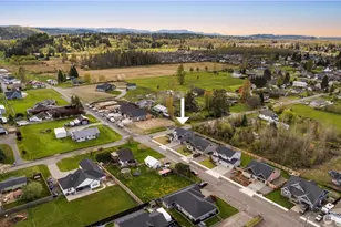 209 N McNeely St, Buckley, WA 98321 - Photo 2