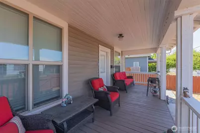 110 S Gold Street, Centralia, WA 98531 - Photo 2