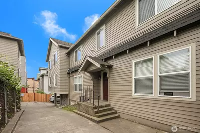 4218 Pasadena Place NE, Seattle, WA 98105 - Photo 1
