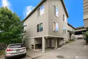 4218 Pasadena Pl NE, Seattle, WA 98105 - Photo 2