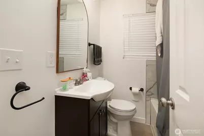 4218 Pasadena Place NE, Seattle, WA 98105 - Photo 8