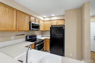 318 N 23rd St, Mount Vernon, WA 98273 - Photo 6