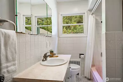 203 N 34th Street, Bellingham, WA 98225 - Photo 16