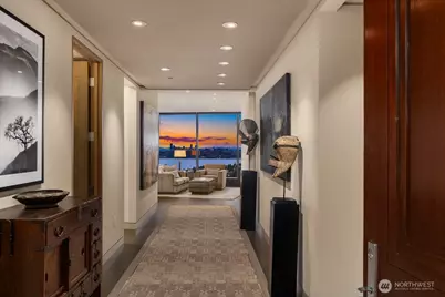 650 Bellevue Way NE #4004, Bellevue, WA 98004 - Photo 2