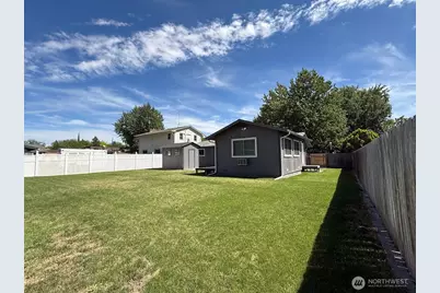 424 SW 3rd Street, College Place, WA 99324 - Photo 28