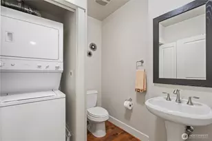 699 John St, Seattle, WA 98109 - Photo 18