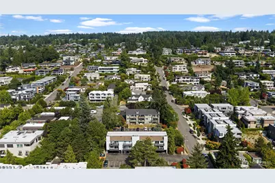 10110 NE 60th Street #104, Kirkland, WA 98033 - Photo 2