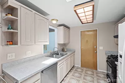 2119 Aberdeen Avenue NE, Renton, WA 98056 - Photo 4