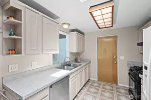 2119 Aberdeen Ave NE, Renton, WA 98056 - Photo 4