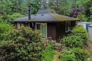 1497 Ridge Dr, Camano Island, WA 98282 - Photo 2