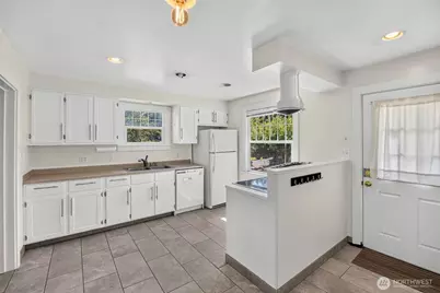 4417 Seahurst Avenue, Everett, WA 98203 - Photo 14