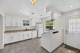 4417 Seahurst Ave, Everett, WA 98203 - Photo 14
