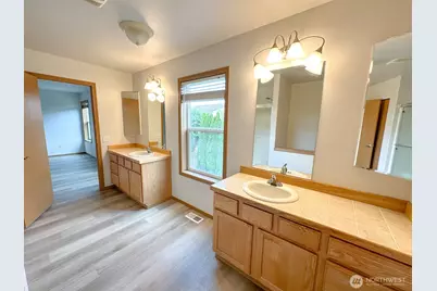 17929 Silver Creek Avenue E, Puyallup, WA 98375 - Photo 16