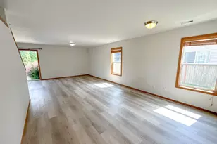 17929 Silver Creek Ave E, Puyallup, WA 98375 - Photo 4