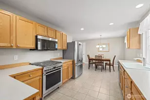 9731 228th Terrace NE, Redmond, WA 98053 - Photo 16